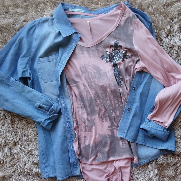 Maurices Tops - EUC Maurices Denim Long Sleeve Shirt